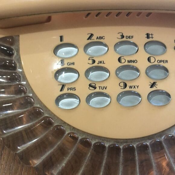 Vintage Lucite clam shell peach phone - Picture 2 of 5